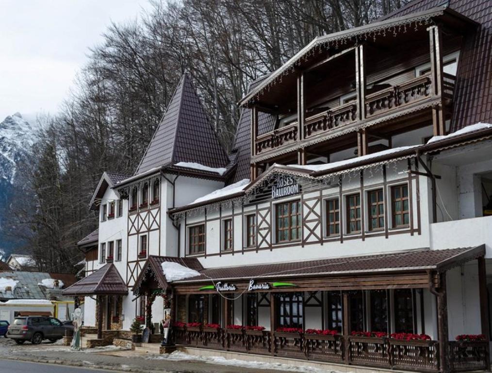 Conac Bavaria Buşteni Exteriör bild